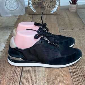 Lotus Sneaker
NATURALIZER 